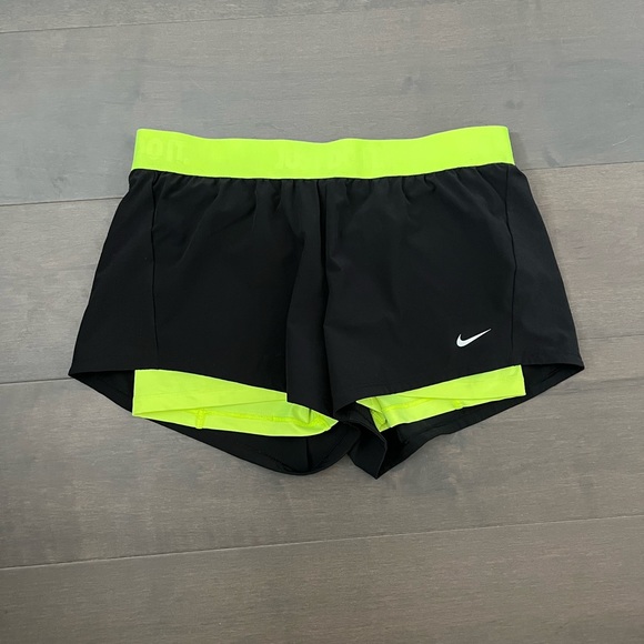 Nike Dri-Fit 5” Running Shorts with Built in compression shorts - Picture 9 of 9